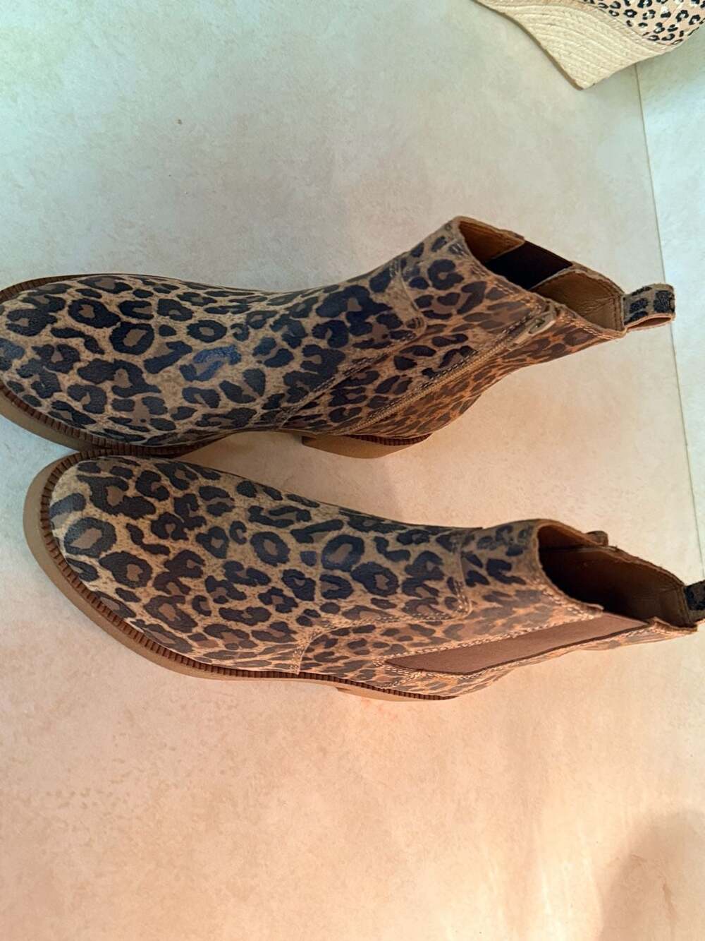 Lucky Brand RESSY Leopard Print Leather Chelsea Block Heel Ankle Boots Size 8.5M